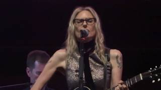 Aimee Mann "Voices Carry" ('Til Tuesday cover) Chicago, IL 7-30-2018 chords