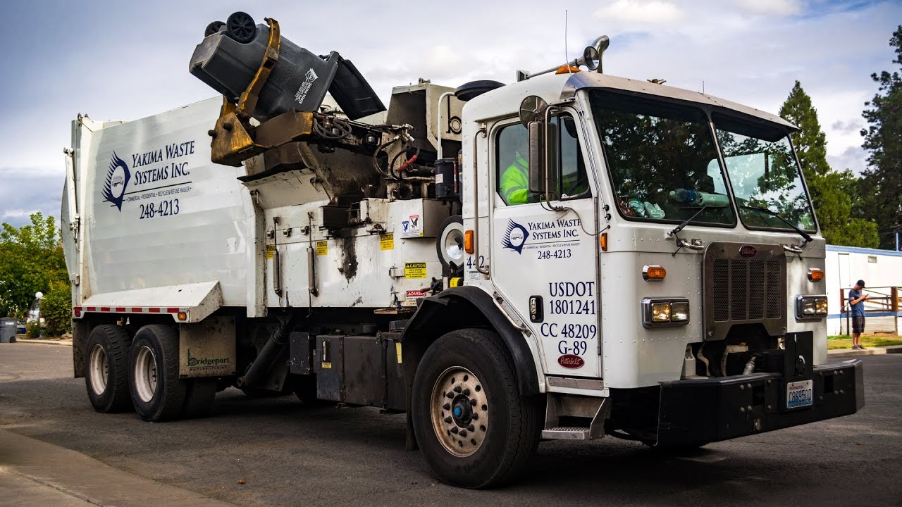 Peterbilt 320 - Bridgeport Ranger Garbage Truck - YouTube