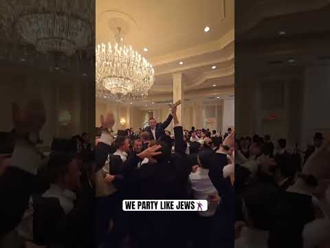 WE PARTY LIKE JEWS🕺#shabbat #shalom #שבת #party #rabbi
