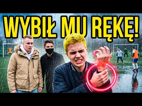 AMATORZY GRAJĄ W PIŁKĘ NOŻNĄ