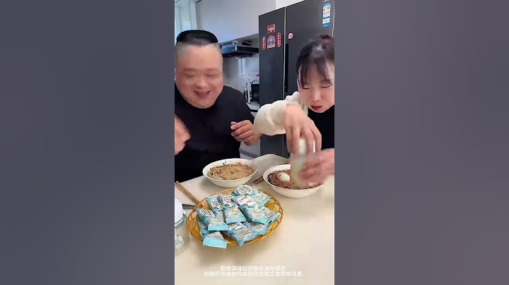 蠢老公背著我藏雞腿吃，誰料被我發現趁他不注意換走，最後沒吃上氣哭了！