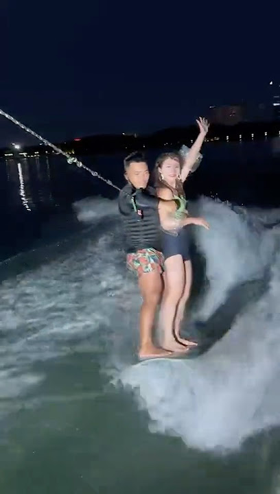 在五里湖冲浪，是种什么体验？｜Surfing on Wuli Lake – What’s It Like?#五里湖冲浪 #无锡也能冲浪#shorts  #WuxiSurf#WuliLakeVibes