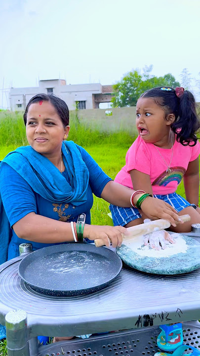 Mom mistake cute girl hand for dough hilarity ensues 😱🤪🤣🤗 #shorts #funnyvideo #funnyshorts