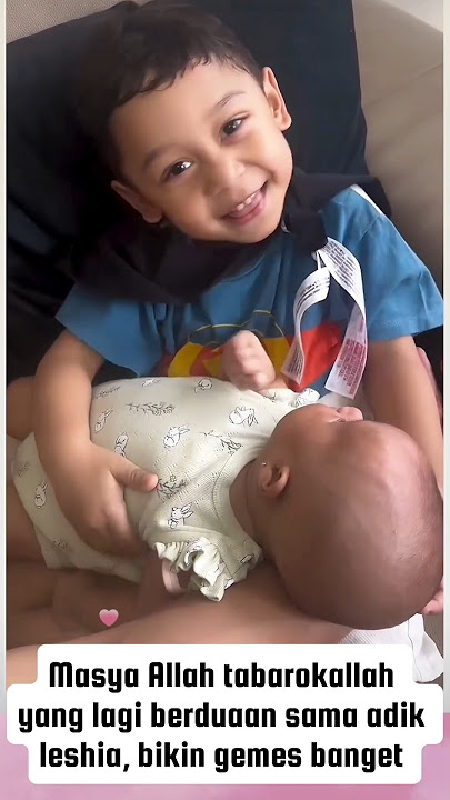 MASYAALLAH FOKUS TANGAN ABANG L YANG LAGI PEGANG LEMBUT TANGAN ADIK LESHIA#trending #leslar #shorts