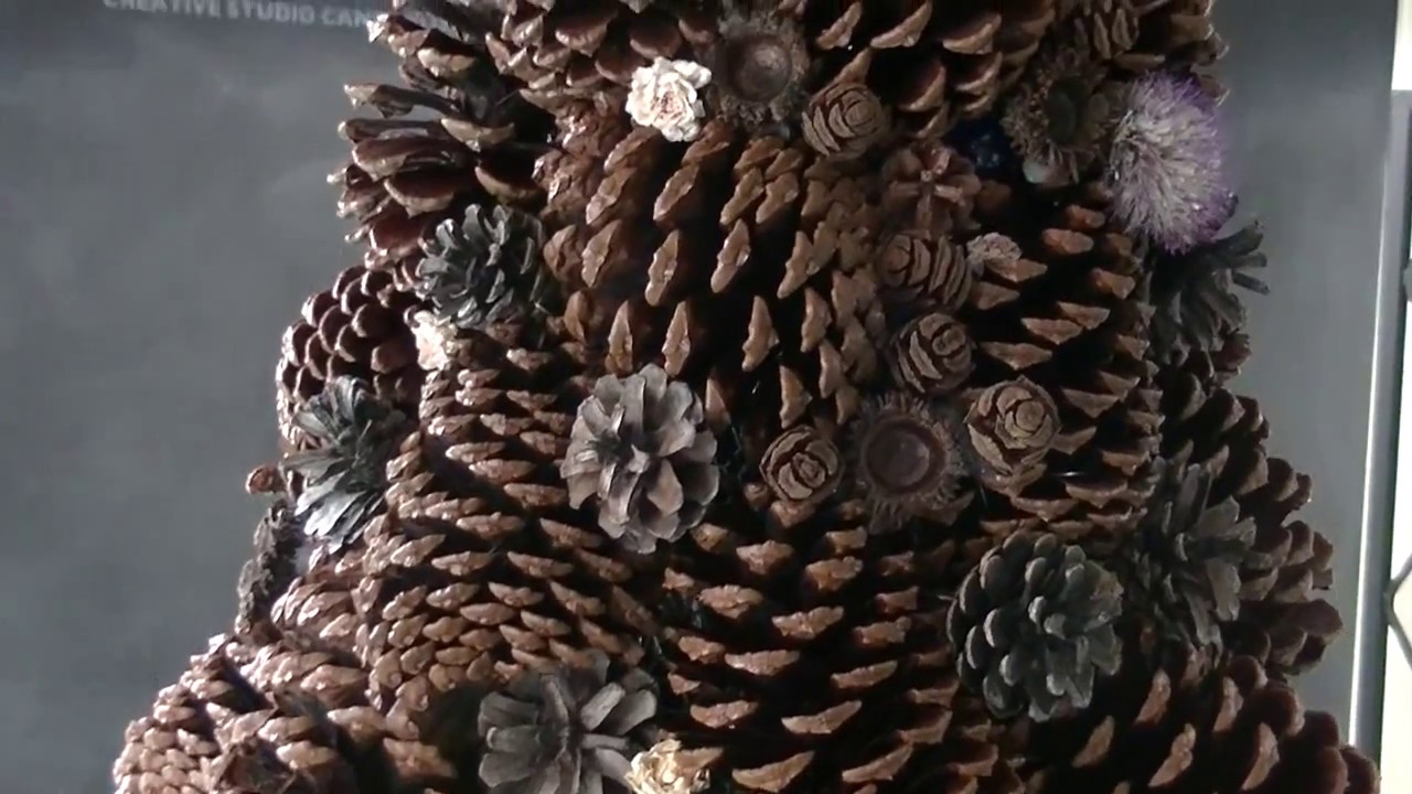 第２弾 簡単 どんぐりと松ぼっくりでクリスマスツリーやリースを手作り Cozre コズレ 子育てマガジン