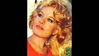 Emel Sayın Hangi̇ Rüzgar Atti Seni̇