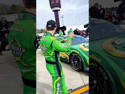 We let Daniel change the @quakerstate oil in the 99. #nascar #trackhouse #danielsuarez #oil
