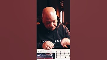 Beat making on the Akai MPC Live II Retro Edition #boombapbeats #beatmaker #mpclive2retro