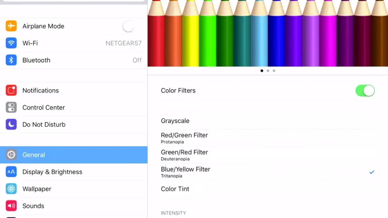 Как убрать цветные. Айпад 10 цвета. Экран инвертирует цвета Айпада. Как сделать улучшения цвета на айпаде. Все цвета Айпада 3.