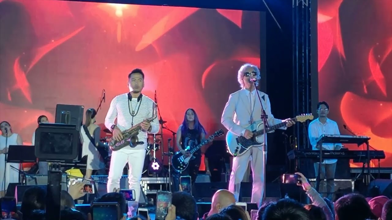 Image of video the With A Smile | Ely Buendia | CONCERT | ERASERHEADS 11