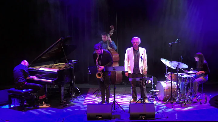 Fear of Roaming - Seamus Blake & Tim Hagans with L...