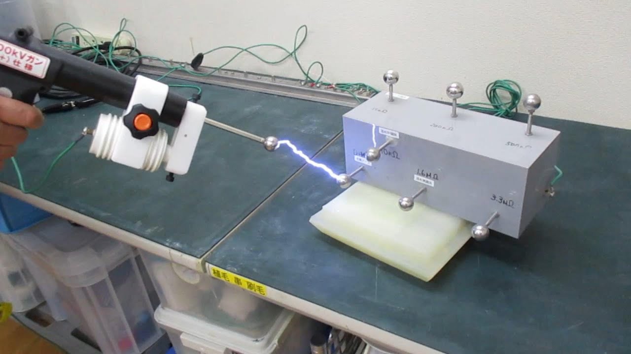 強力火花連続放電実験(100kV) - YouTube
