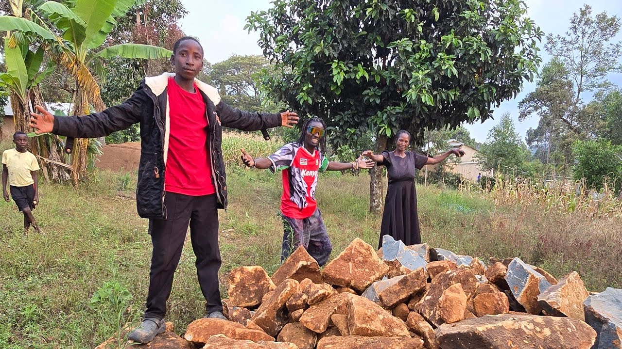 WOW WE ARE BUILDING A BIG BUNGALOW for Brian and GrandMa  ( Kenya Africa ) !!!