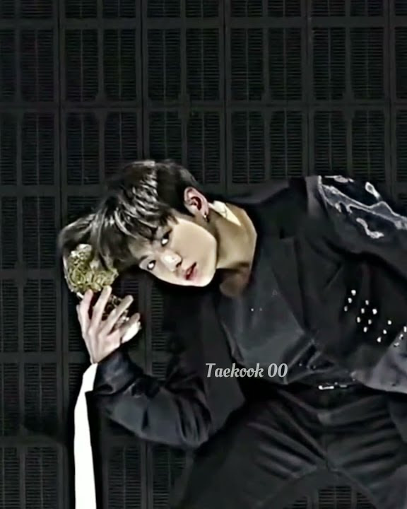 He is hot as hell 🔥🔥😵|| bts Jungkook edit