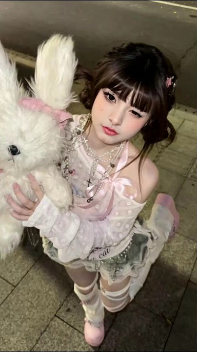 Download lagu Experience the Fashion Highlights at Xinhepu Lu, Featuring Live DJ Music!