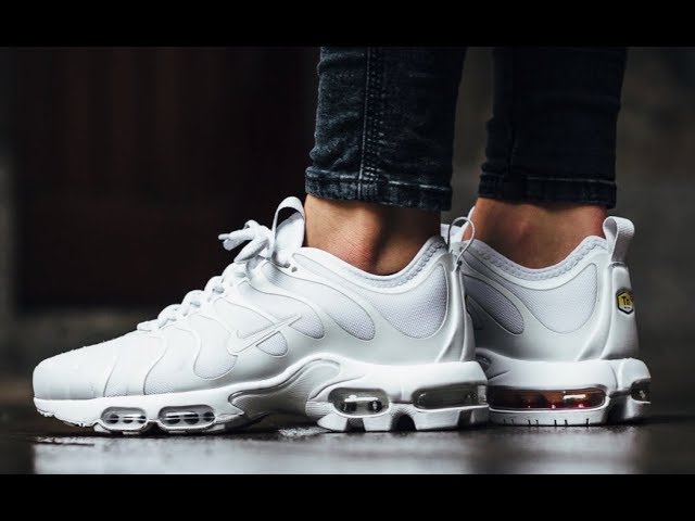 nike tns triple white