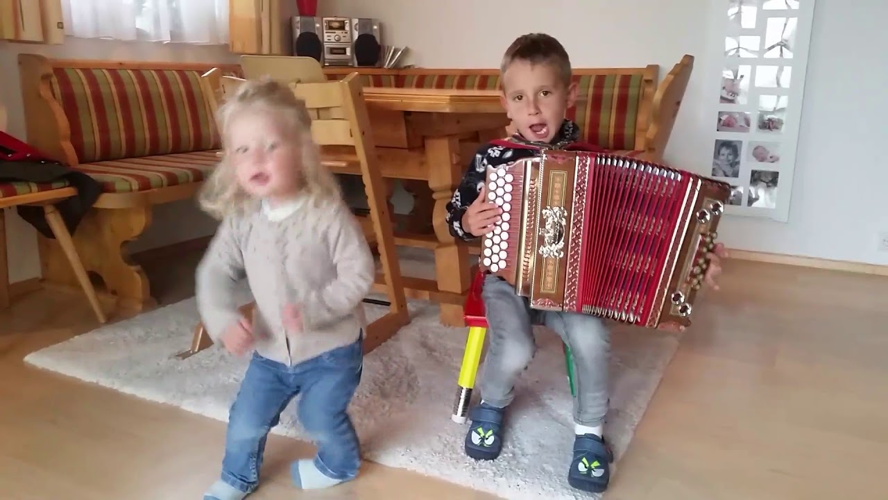 Steirische Harmonika Sternpolka mit Florian 5 Jahre alt
