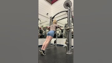 Smith Machine Incline Push up