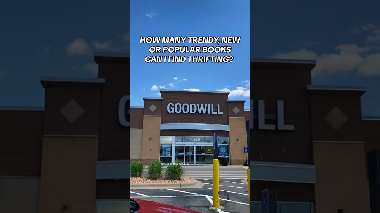 COME BOOK THRIFTING WITH ME AT GOODWILL 🤭🩵💫 