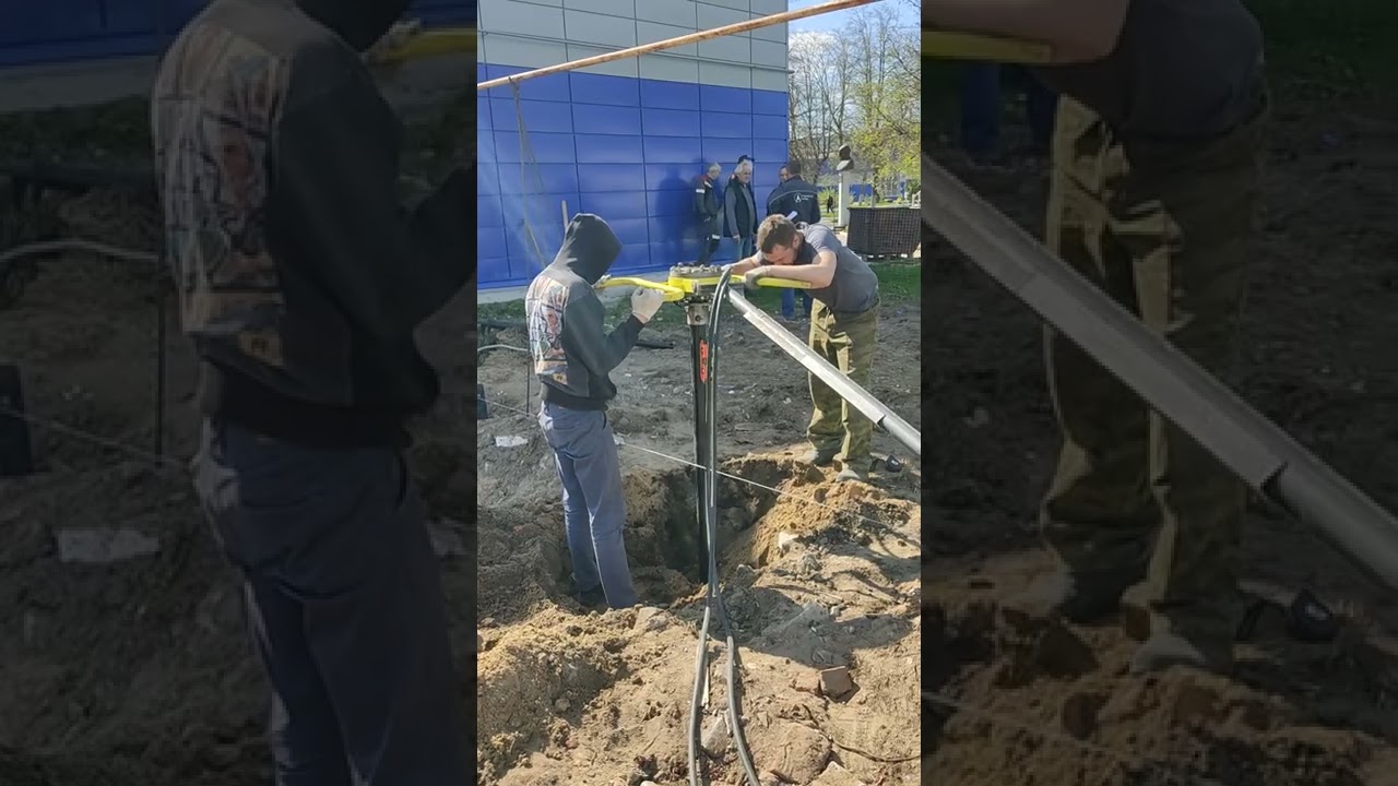 Установка забора на винтовых сваях - YouTube