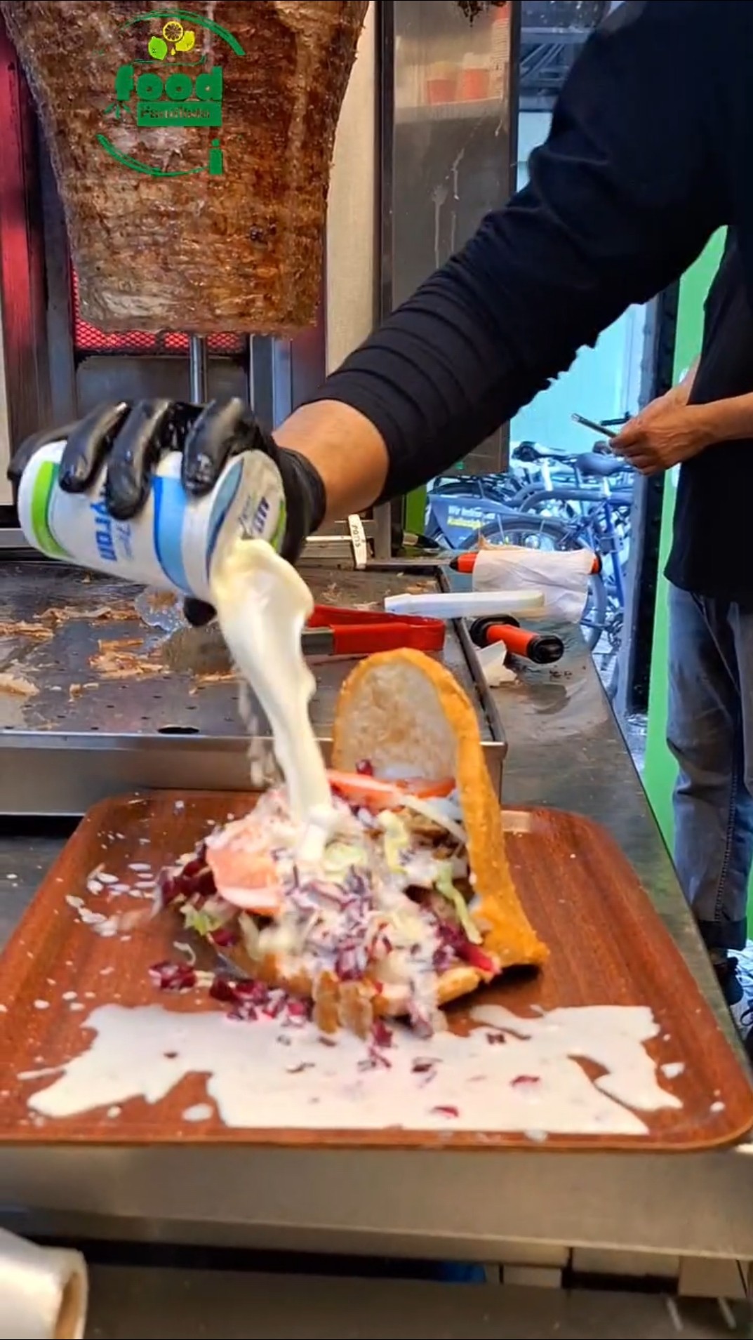 Türkischer Döner mit Ayran #food #streetfood #berlinfood#döner#foodie # ... Türkischer Döner mit Ayran #food #streetfood #berlinfood#döner#foodie # ...