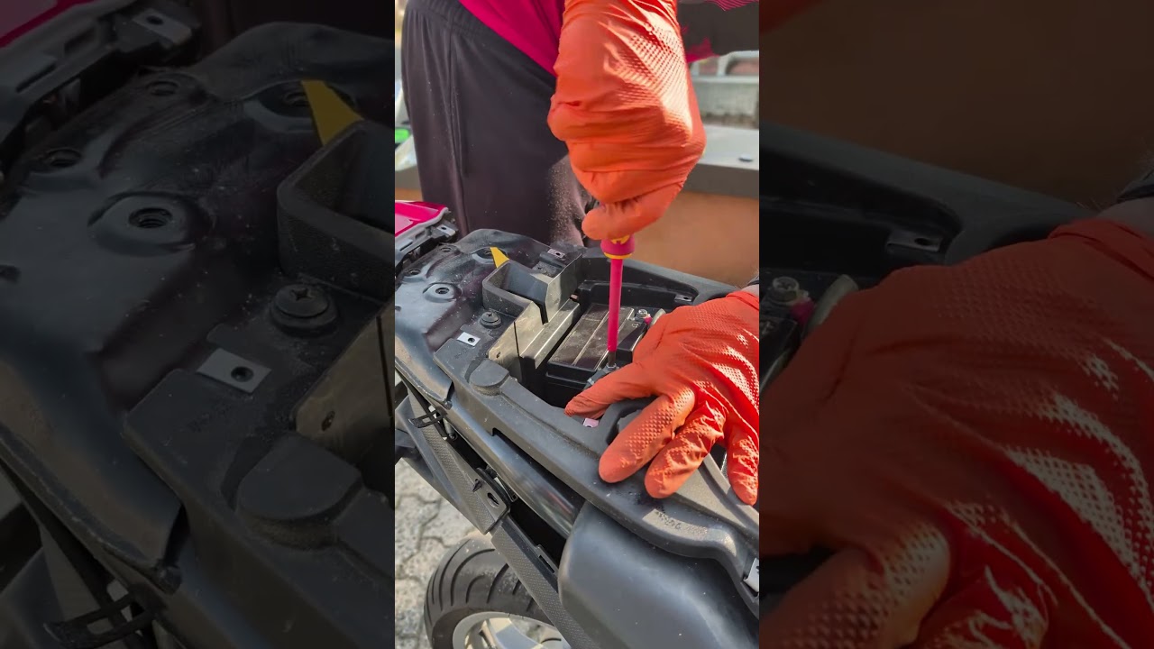 New carburetor for the old scooter 😍 #mechanic #repair #piaggio #scooter #motorcycle #diy #engine