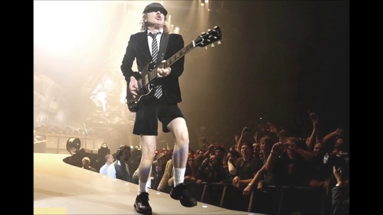 AC / DC - 20 - For those about to rock (Barcelona - 2009) - YouTube