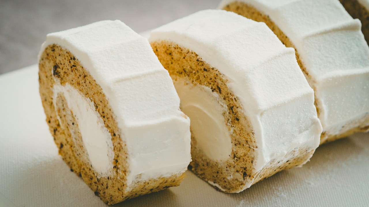 Light & Refreshing! Sour Cream Earl Grey Swiss Roll (Next-Level Texture)
