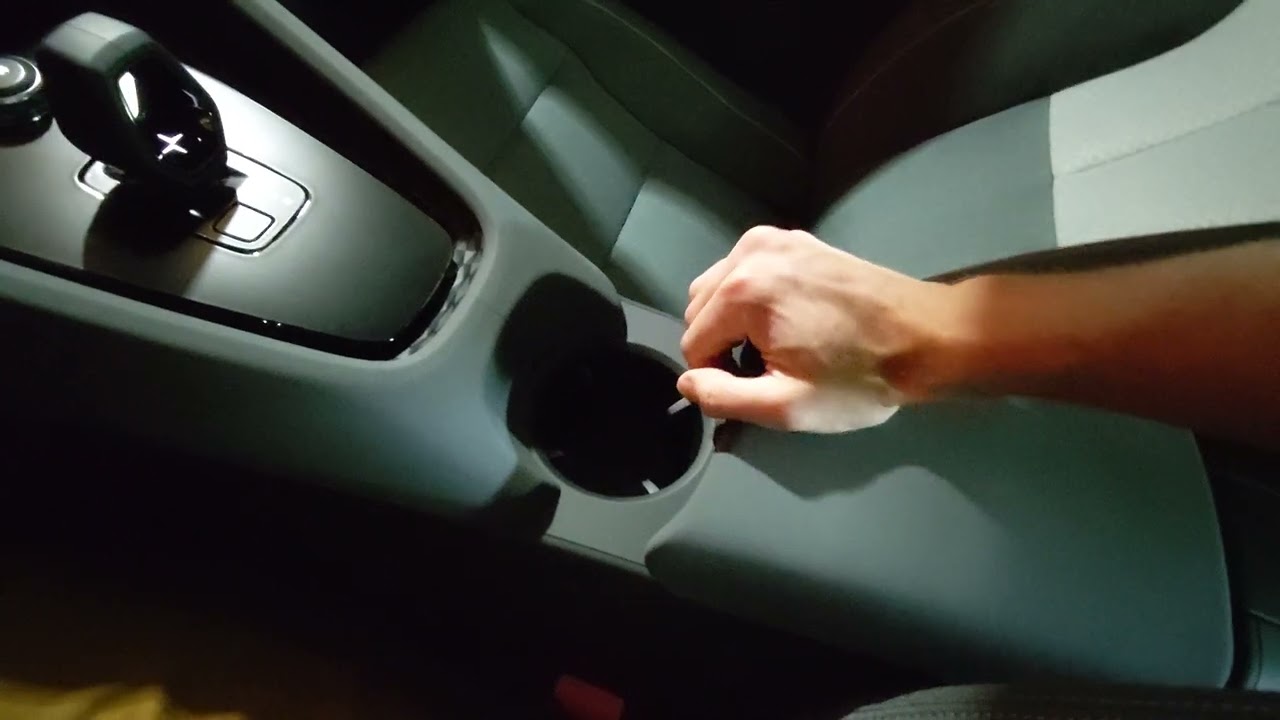 Polestar 2 cup holder ergonomics YouTube