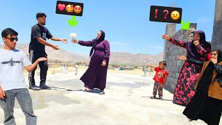 Goli agrees to marry Ashkan: A sacrifice for her son’s future. Goli’s respect for Hanifa