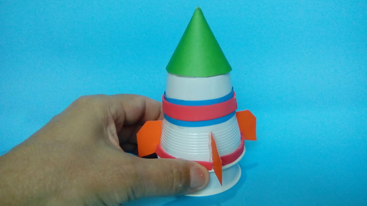 Como fazer um super foguete de copos elástico e materiais recicláveis e ...