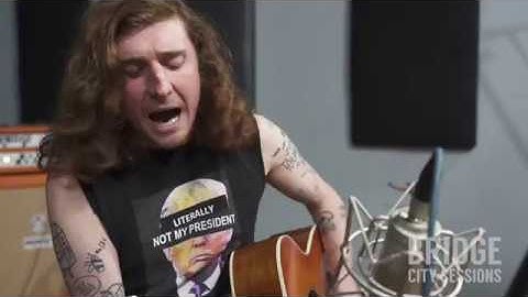 Warm Audio // Fraser of The Murderburgers "Young For The Last Time" - Bridge City Sessions
