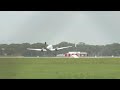 Australia, guasto al carrello per un aereo da turismo: le immagini dell&#39;atterraggio di emergenza