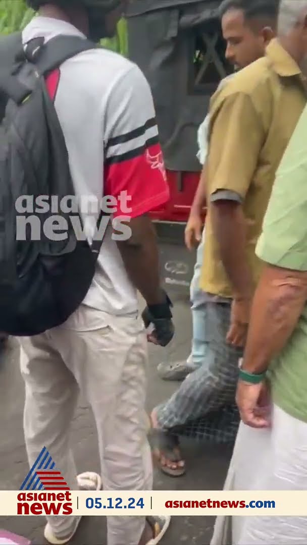 വാഹനാപകടത്തിൽ പരിക്കേറ്റ് കിടന്ന യുവാവിന് രക്ഷകനായി ഷൊർണൂർ എംഎൽഎ