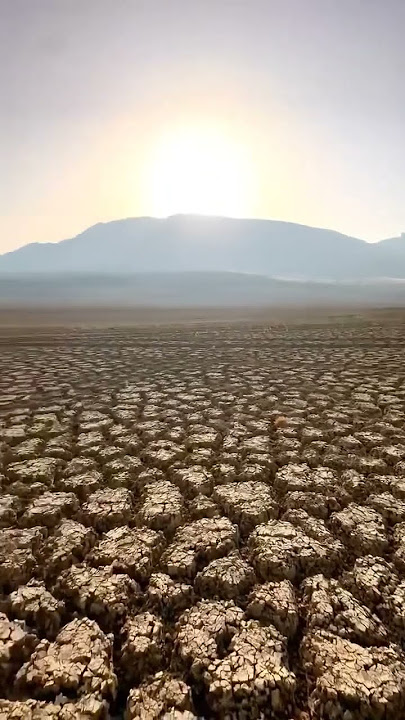 Lake Pergusa on the Italian island of Sicily has almost completely dried up. 1.8 square kilometres.