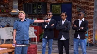 Ini talk show adalah program masa kini yang menghadirkan tamu-tamu
seru, unik dan menginspirasi. mengambil latar sebuah rumah deng...