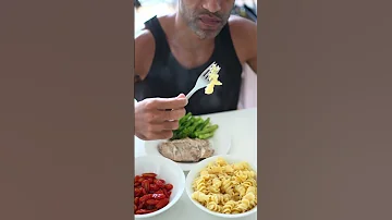 What I Eat To Stay Strong And Lean As A 36 Year Old 