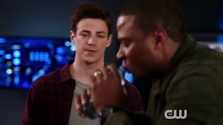 Arrowverse - Diggle vomit after being at Super Speed Compilation