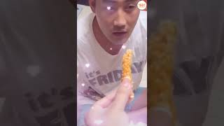 Eating food that has fallen #shorts #funnyvideo #viralvideo #trynottolaugh