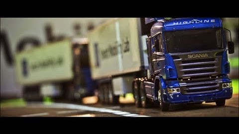 On-board recursive state estimation for dead-reckoning in an autonomous truck