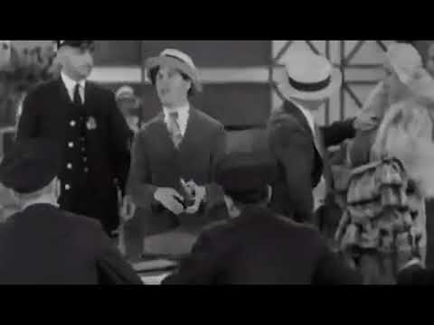 Video: Maurice Chevalier: Biografi, Karrierë, Jetë Personale