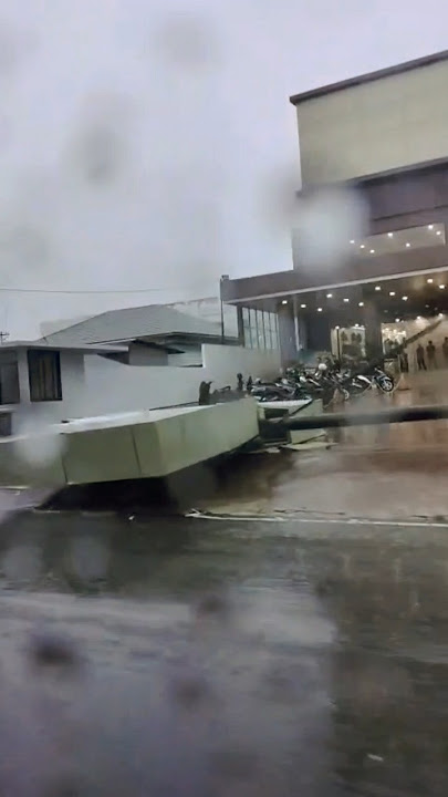 Badai di Kota Solok kemaren, Menghancurkan dan merobohkan