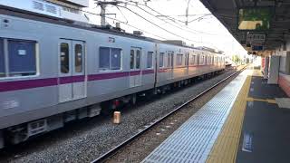 東京メトロ(営団)8000系8117F編成(鷺沼検車区)。