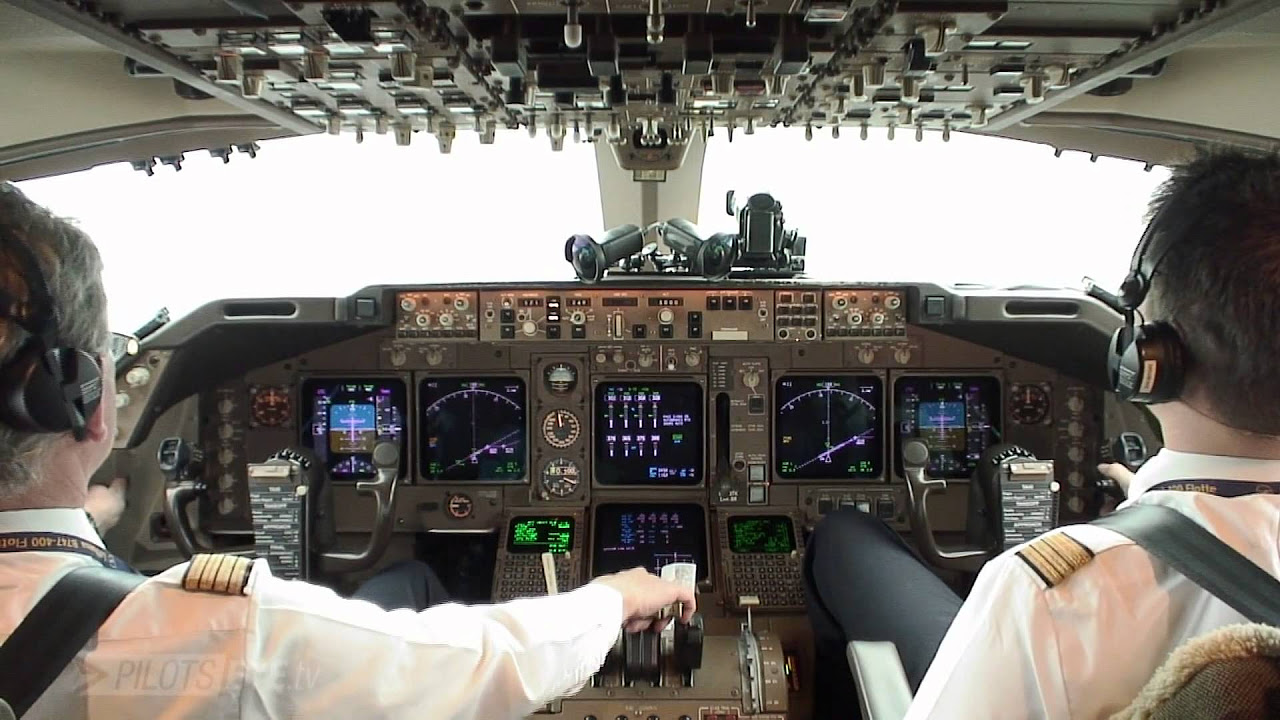 Boeing 747 400 take off from FRA