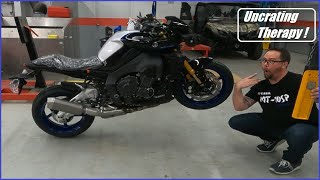 Uncrating the 2023 Yamaha MT-10SP.  Unbox therapy.