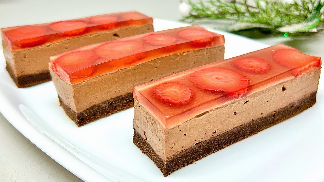 ⁣Selbstgemachter Schokoladen Erdbeer Kuchen! Ich werde nie müde, dieses Dessert zu essen.