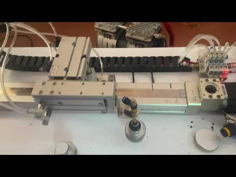 Video MÔ HÌNH CÁNH TAY ROBOT GẮP VẬT VỊ TRÍ CHÍNH XÁC SỬ... - youtube