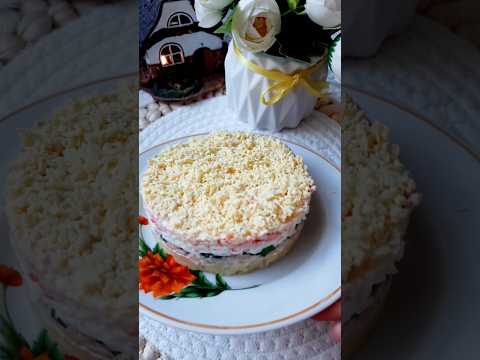 Нежный салат с тунцом и крабовыми палочками. #салатзакуска #рецепт