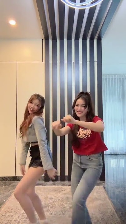 udah cocok jadi dancer belum?