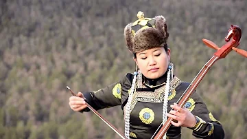 Traditional Mongolian Music & Song "Three Beautiful Chestnut Mares"